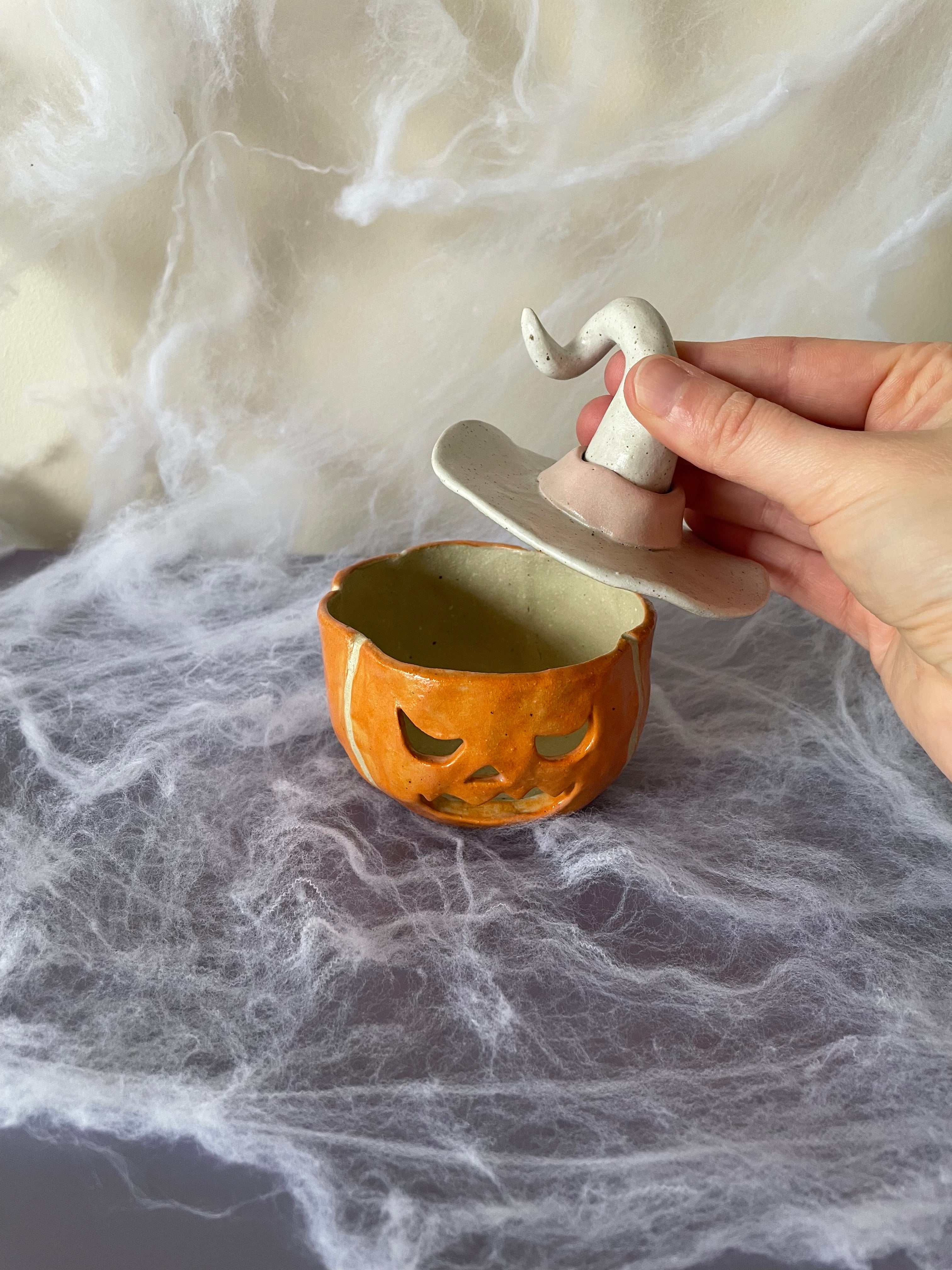 Witches Hat Pumpkin Tea Light Holder 1