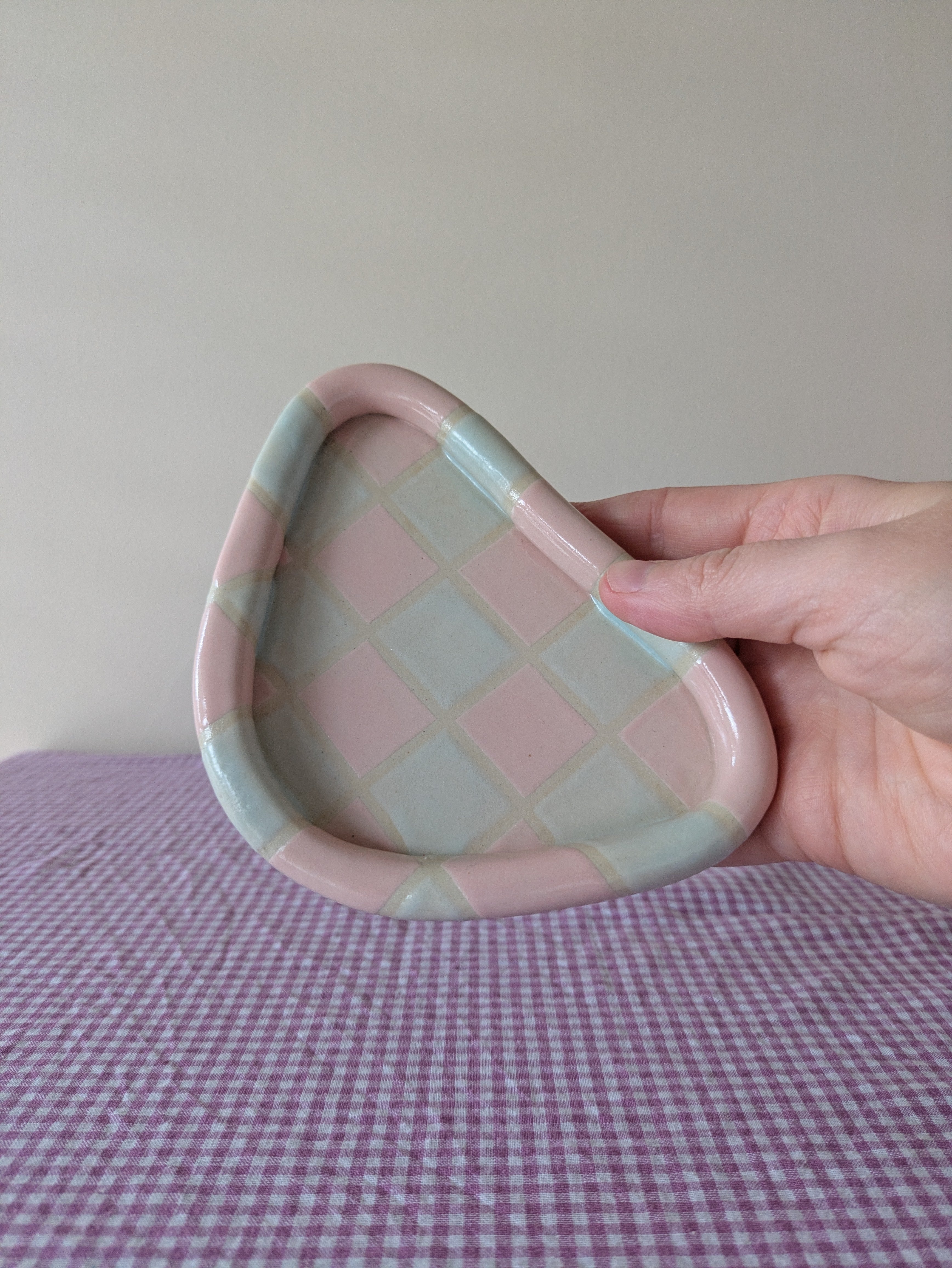Marshmallow Grid Bubble Tray
